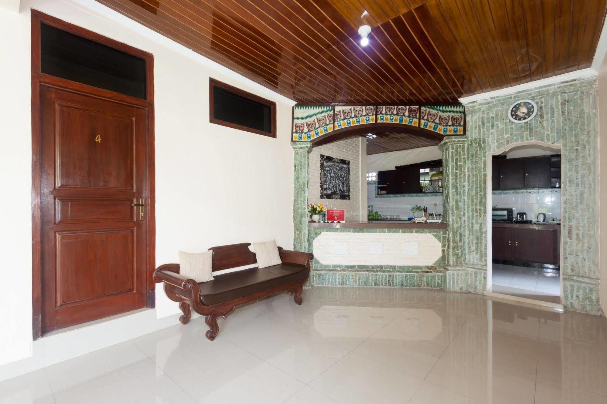 Zen Rooms Sanur Blanjong Sekawaru Екстериор снимка